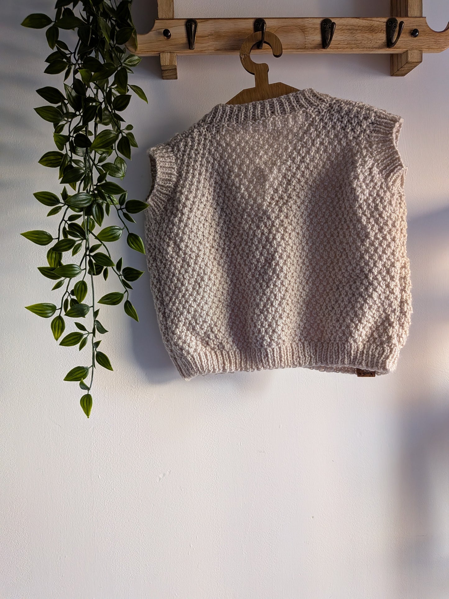 2-3y Hand-knitted Parchment Watermelon Vest